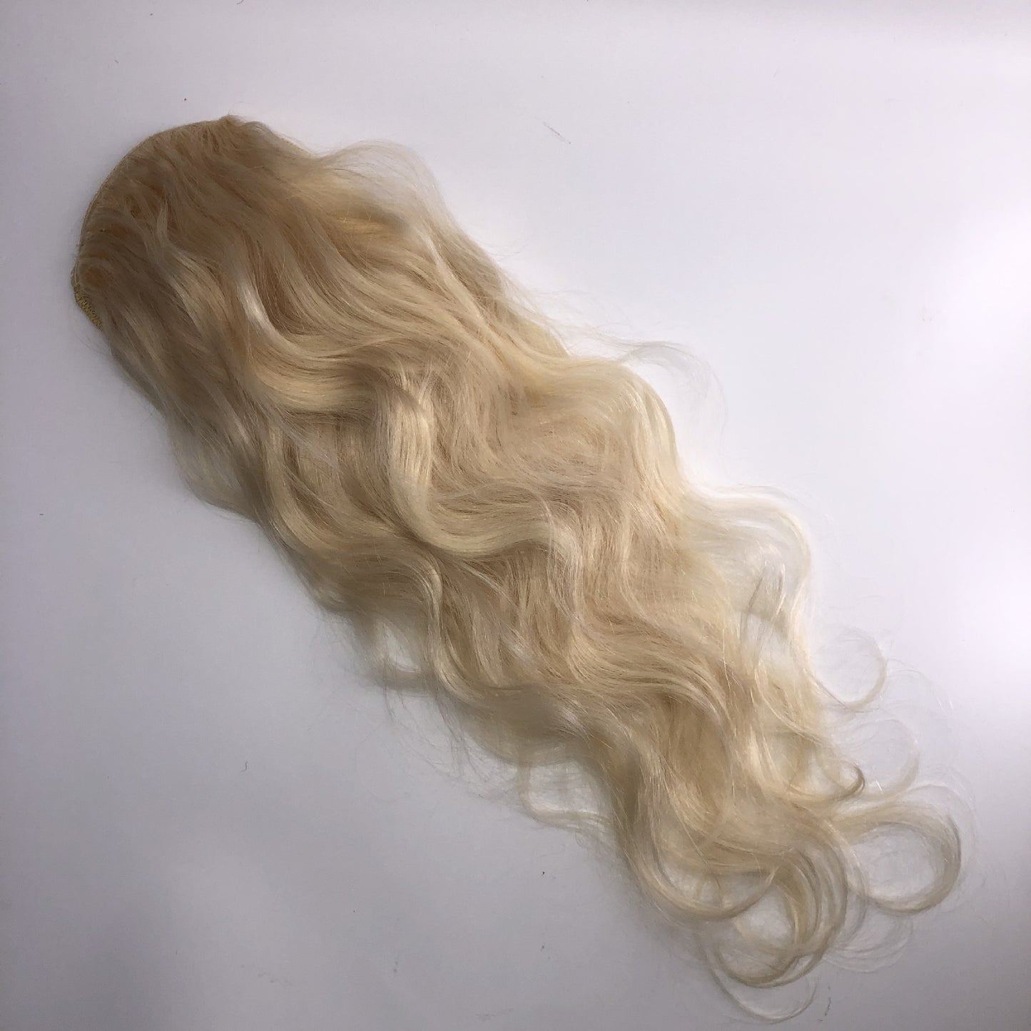 Ponytail Cheveux Naturels Blond #613 – Extension à Cordon Body Wave | ShaiHair